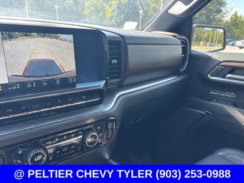 Used 2023 Chevrolet Silverado 1500 High Country w/ Technology Package AWD/4WD image 18