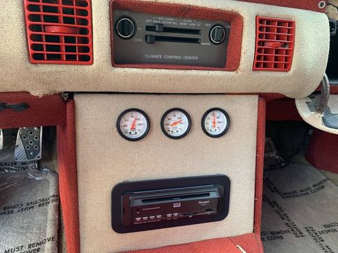 Used 1993 Chevrolet Caprice Classic RWD image 11