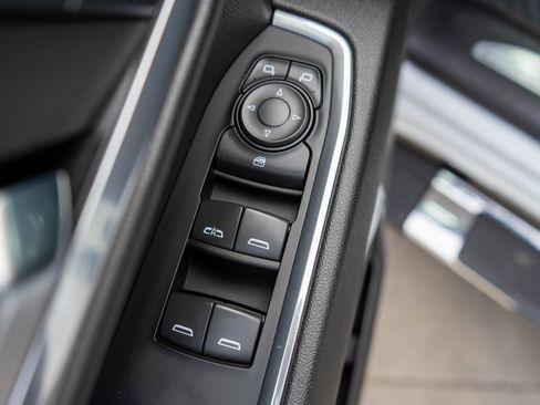 Used 2024 Chevrolet Silverado 2500 LT image 16