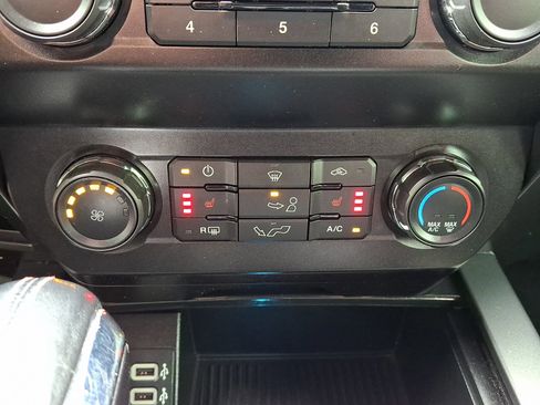 Used 2019 Ford F150 XLT w/ Equipment Group 302A Luxury AWD/4WD image 15