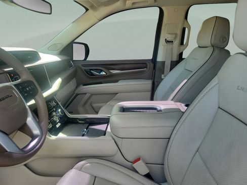 Used 2023 GMC Yukon XL Denali image 18