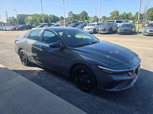 Used 2026 Hyundai Elantra Sport FWD image 7