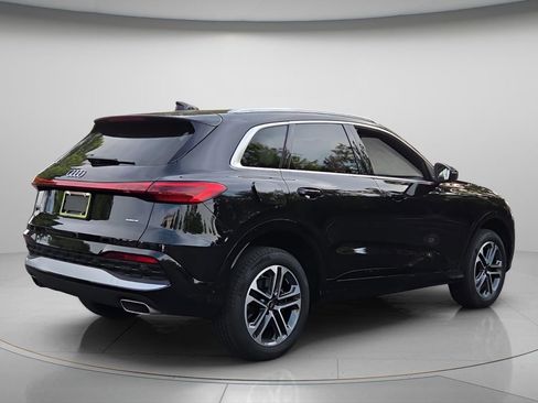 Certified 2025 Audi Q5 Premium w/ Convenience Package AWD/4WD image 7