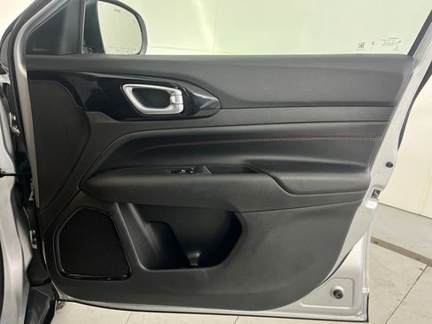 Used 2024 Jeep Compass Trailhawk image 30