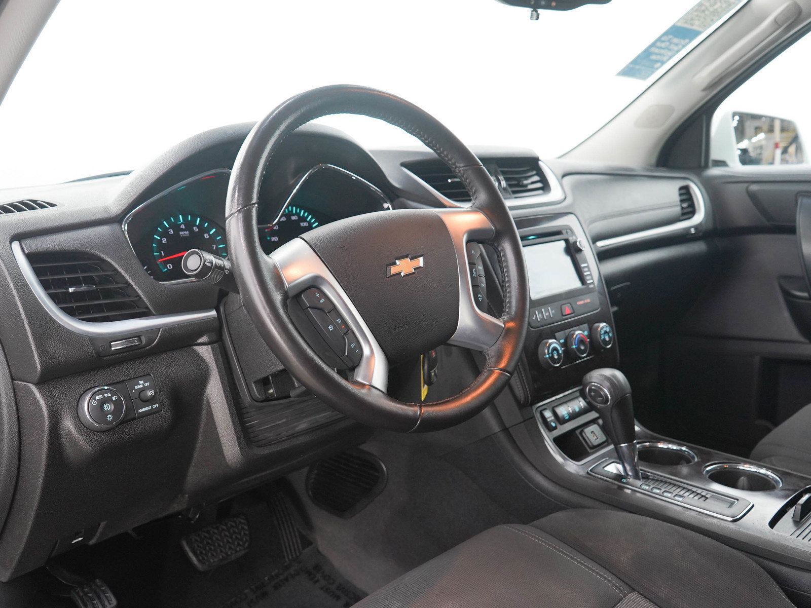 Used 2016 Chevrolet Traverse LT w/ Style and Technology Package AWD/4WD image 24