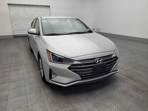 Used 2019 Hyundai Elantra SE image 14