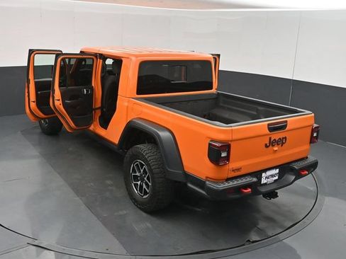 Used 2025 Jeep Gladiator Rubicon w/ Convenience Group AWD/4WD image 56