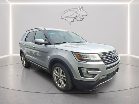 Used 2016 Ford Explorer Limited w/ Equipment Group 301A AWD/4WD image 7