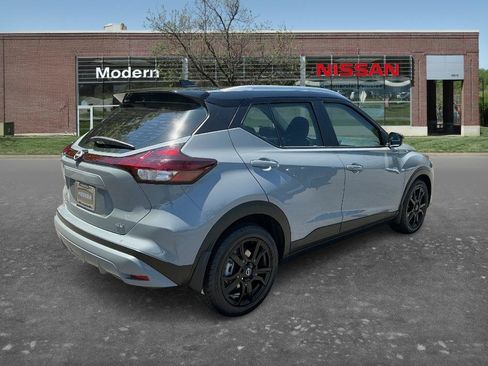 Certified 2022 Nissan Kicks SV FWD image 4