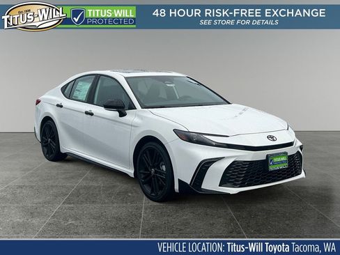 New 2026 Toyota Camry Hybrid image 1