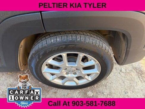 Used 2020 Jeep Renegade Latitude w/ Cold Weather Group image 8