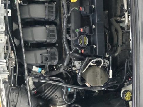 Used 2014 Ford Focus SE FWD image 4