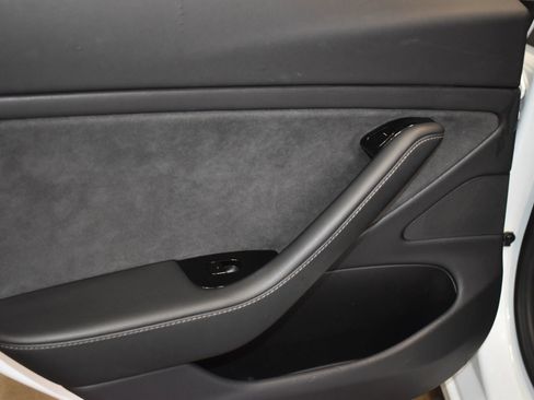 Used 2023 Tesla Model 3 Standard Range image 17