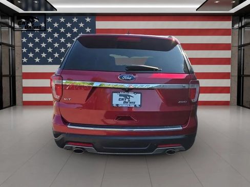 Used 2018 Ford Explorer XLT w/ Equipment Group 202A AWD/4WD image 6