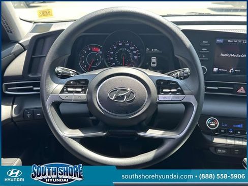 Certified 2023 Hyundai Elantra SEL FWD image 15