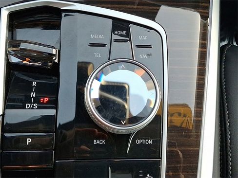 Used 2023 BMW X7 xDrive40i w/ Executive Package image 16