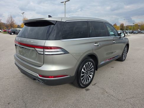 Used 2023 Lincoln Aviator Reserve w/ Equipment Group 201A image 10
