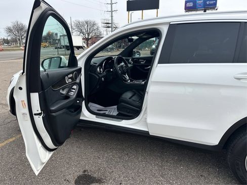 Used 2020 Mercedes-Benz GLC 300 image 10