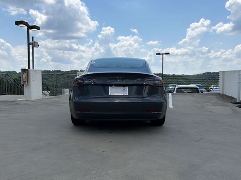 Used 2018 Tesla Model 3 Long Range RWD image 9