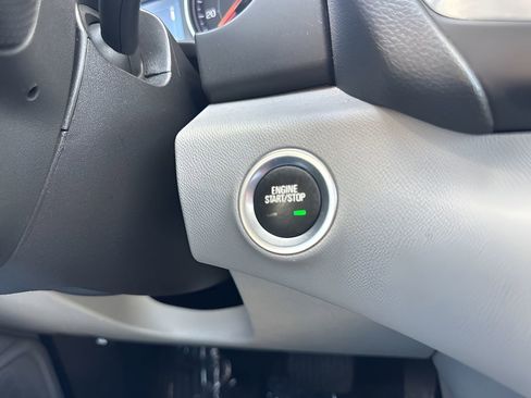 Used 2024 GMC Terrain SLE image 19