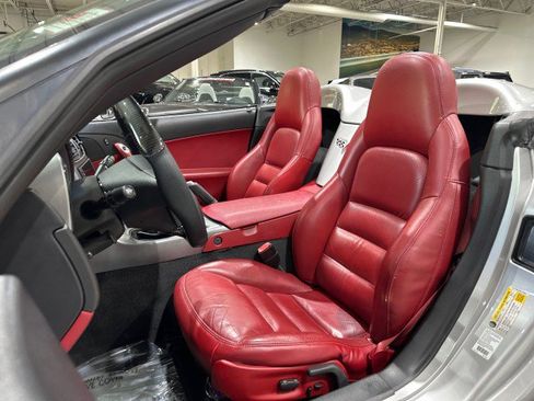 Used 2006 Chevrolet Corvette Convertible w/ Preferred Equipment Group RWD image 5