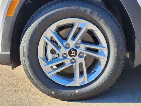 New 2026 Hyundai Tucson SE image 9