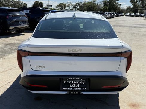 New 2025 Kia K4 LXS image 5