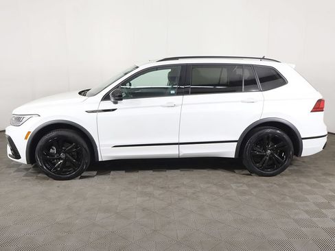 Used 2024 Volkswagen Tiguan SE R-Line AWD/4WD image 17