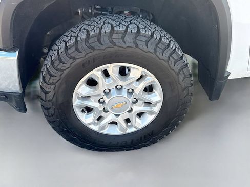 Used 2023 Chevrolet Silverado 2500 LT w/ Convenience Package AWD/4WD image 27