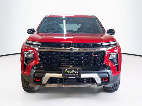 Used 2025 Chevrolet Traverse Z71 w/ Driver Confidence Package image 2