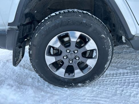 Used 2018 Jeep Wrangler Unlimited Sahara image 31