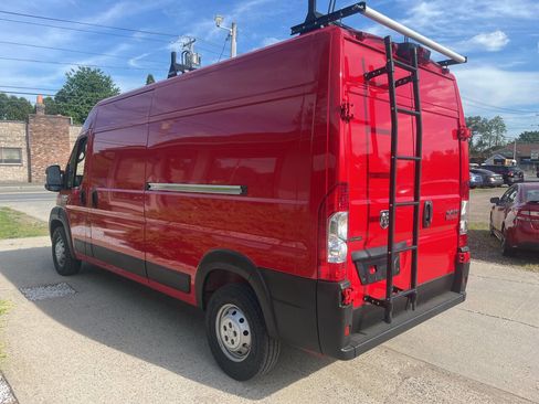 Used 2022 RAM ProMaster 2500 w/ Interior LED Lighting Group FWD image 3