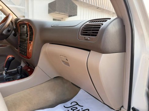 Used 2000 Lexus LX 470 4WD image 22