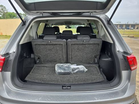 Used 2022 Volkswagen Tiguan S FWD image 11