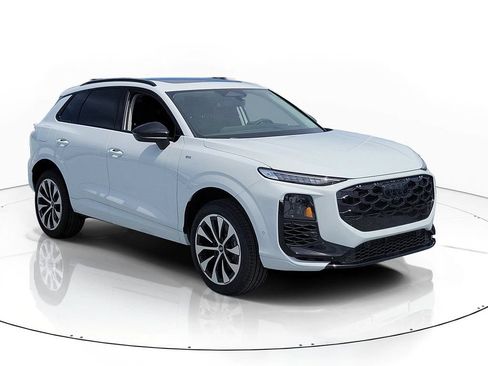 New 2026 Audi Q3 quattro 2.0T AWD/4WD image 1