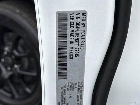 New 2026 Jeep Compass Latitude image 30