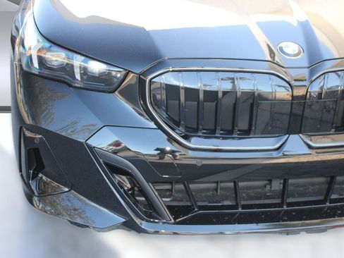 Used 2026 BMW 530i w/ M Sport Package RWD image 12