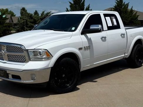 Used 2015 RAM 1500 Laramie w/ Convenience Group AWD/4WD image 2