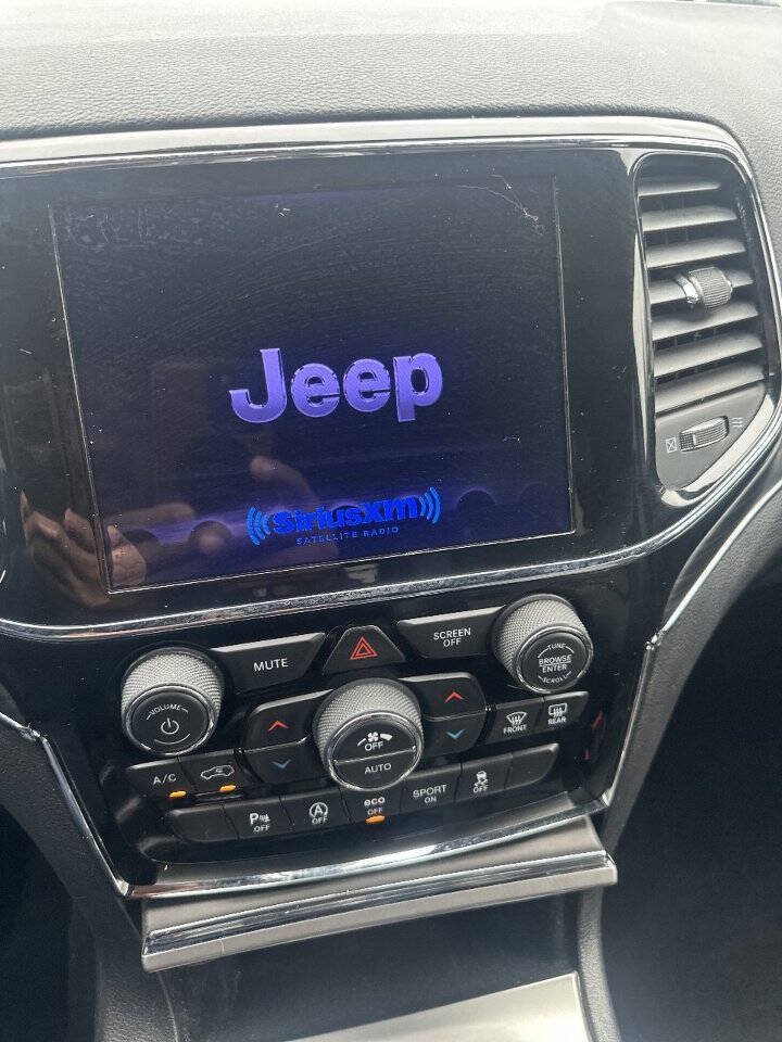 Used 2019 Jeep Grand Cherokee Limited w/ Luxury Group II RWD image 16