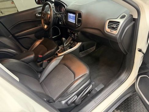 Used 2019 Jeep Compass Latitude image 36