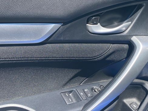 Used 2019 Honda Civic EX image 18