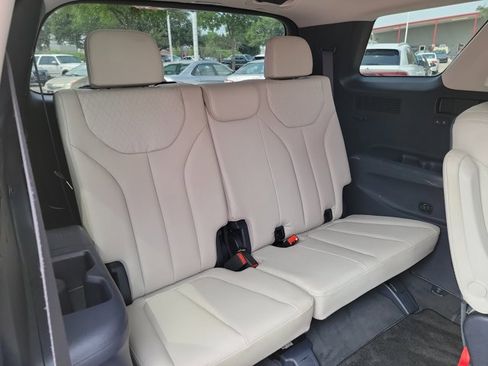 Used 2022 Hyundai Palisade SEL w/ Premium Package AWD/4WD image 17