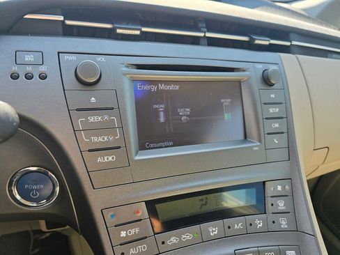 Used 2015 Toyota Prius Two FWD image 25
