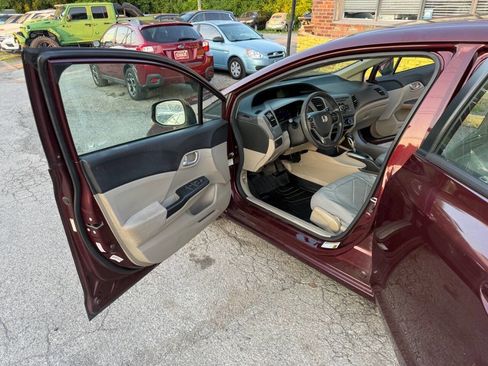 Used 2012 Honda Civic LX image 9