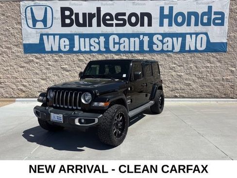 Used 2019 Jeep Wrangler Unlimited Sahara w/ Uconnect 4C Nav & Sound Group image 1