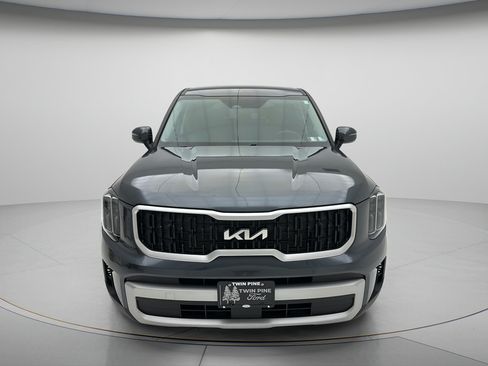 Used 2023 Kia Telluride LX AWD/4WD image 2