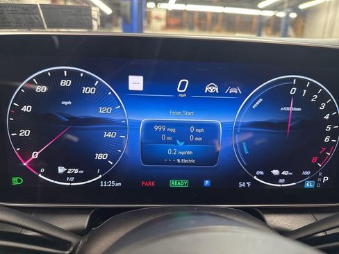 Used 2025 Mercedes-Benz GLC 350e GLC 350e image 15