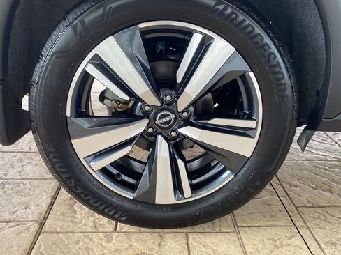 Certified 2025 Nissan Rogue SL w/ SL Premium Package AWD/4WD image 12
