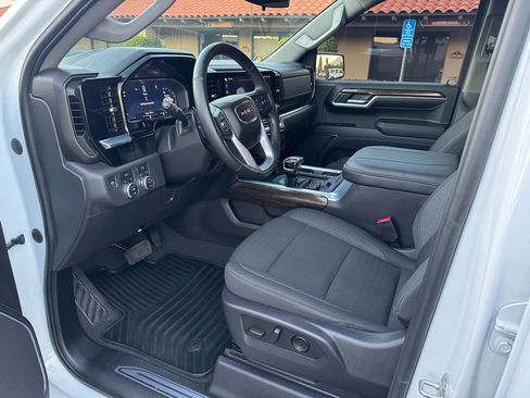 Used 2024 GMC Sierra 1500 Elevation image 16