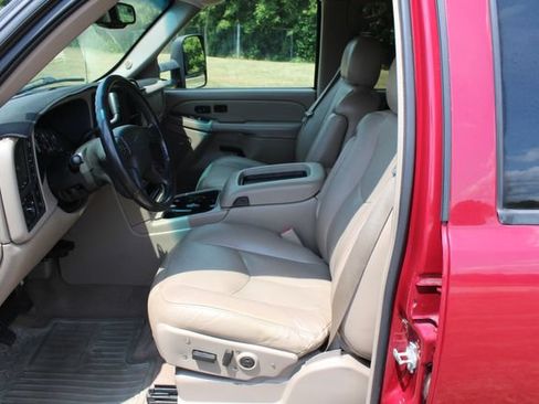 Used 2004 Chevrolet Silverado 2500 LT AWD/4WD image 22